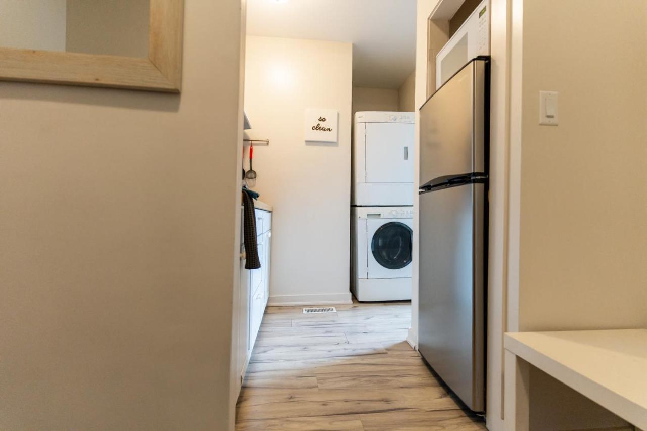 Modern 1 Bedroom Apartment With In-Suite Laundry Гамильтон Экстерьер фото
